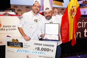 El equipo español, formado por Antonio Arrabal y Javier Andrade, se alza como ‘Campeón Mundial de Cocina con Trufa’ en el II Concurso Internacional organizado por la Junta en Soria