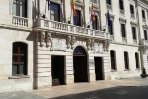 Voluntarios de la Caixa y Diputación provincial lanzan la campaña ningún niño de Burgos sin juguete