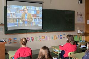 Los centros educativos de Burgos implicados en el proyecto digital Valpuesta empiezan a impartir el programa entre alumnos de secundaria