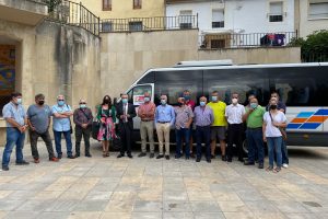 La Junta inaugura el bono rural de transporte gratuito a la demanda en el Valle de Tobalina