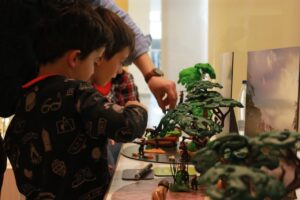 El Museo de la Evolución presenta el taller ‘Locomoción bípeda’ para niños de 4 a 12 años con motivo de la exposición ‘Tenerse en pie