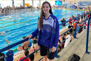 La nadadora burgalesa Carlota Urizarna consigue 3 medallas en el nacional de España