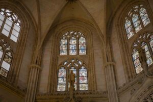 Acuerdo interadministrativo para solicitar al Ministerio de Cultura la restauración de las vidrieras de la capilla de los Condestables