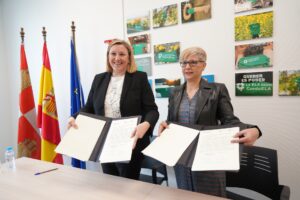 La Consejería de Familia e Igualdad de Oportunidades firma un acuerdo de colaboración con la Asociación de Esclerosis Lateral Amiotrófica de Castilla y León (ELACyL)