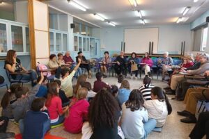 Empieza el encuentro Intergeneracional «Aprendiendo del Otro» entre las Aulas María Zambrano y el Colegio Antonio Machado