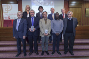 La ONG Amycos Burgos recibe el Premio Rafael Izquierdo a la Solidaridad