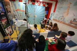 La Fundación Juegaterapia abre una Sala de Cine en el Hospital Universitario de Burgos