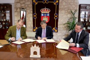 La Universidad de Burgos, FAE y Secot sellan un convenio para fomentar el emprendimiento