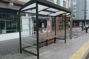 Finalizan las obras de adecuación de 16 paradas de autobuses en materia de accesibilidad