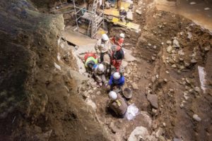 La Junta reafirma su compromiso para seguir impulsando los yacimientos de la sierra de Atapuerca con una campaña más corta y con menos excavadores por motivos de seguridad