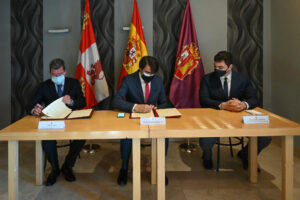 La Junta firma con la Diputación de Burgos el convenio Rehabitare para aumentar la oferta de alquiler social en el medio rural de esta provincia