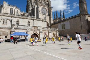 150 niños y niñas participan en la Copa del VIII Centenario de la Catedral de Burgos