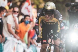 El corredor esloveno Primoz Roglic gana la primera etapa de la Vuelta a España