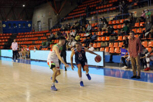 El Tizona Universidad de Burgos obtiene una sufrida y necesaria victoria 80-76