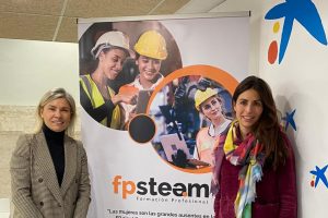 CaixaBank Dualiza y Fundación ASTI se alían para acercar a las mujeres de Castilla y León a profesiones técnicas