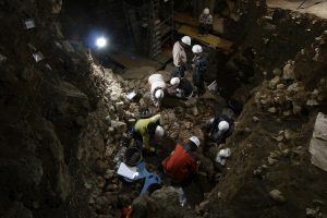 Consumo de perros durante la Prehistoria reciente en el yacimiento holoceno de El Portalón de Cueva Mayor (Sierra de Atapuerca, Burgos)