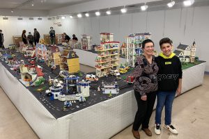 La Casa de Cultura de Gamonal acoge la Expo Playmobil Autismo Burgos