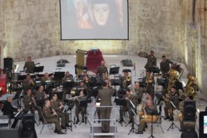 La Unidad de música de la División San Marcial ofrece un concierto de Bandas Sonoras en el Monasterio de San Juan