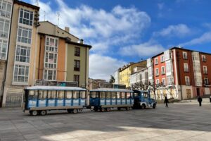 Carolina Blasco pide un servicio de tren turístico ambicioso y no un tren “descatalogado y ochentero” que “Burgos no merece”