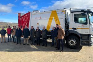 La Junta moderniza la recogida de residuos en la Mancomunidad Noroeste de Burgos con un nuevo camión