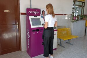 Renfe activará un servicio de atención personal remota en un total de 24 puntos de Castilla y León