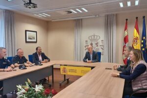Reunión entre Subdelegación de Gobierno, UBU, Policía Nacional y Local de Burgos para evitar novatadas y botellones